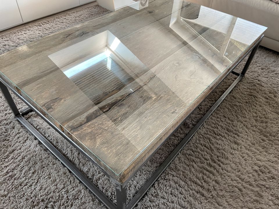 Wohnzimmer Designer Tisch aus Metall Glas und Holz in Babenhausen