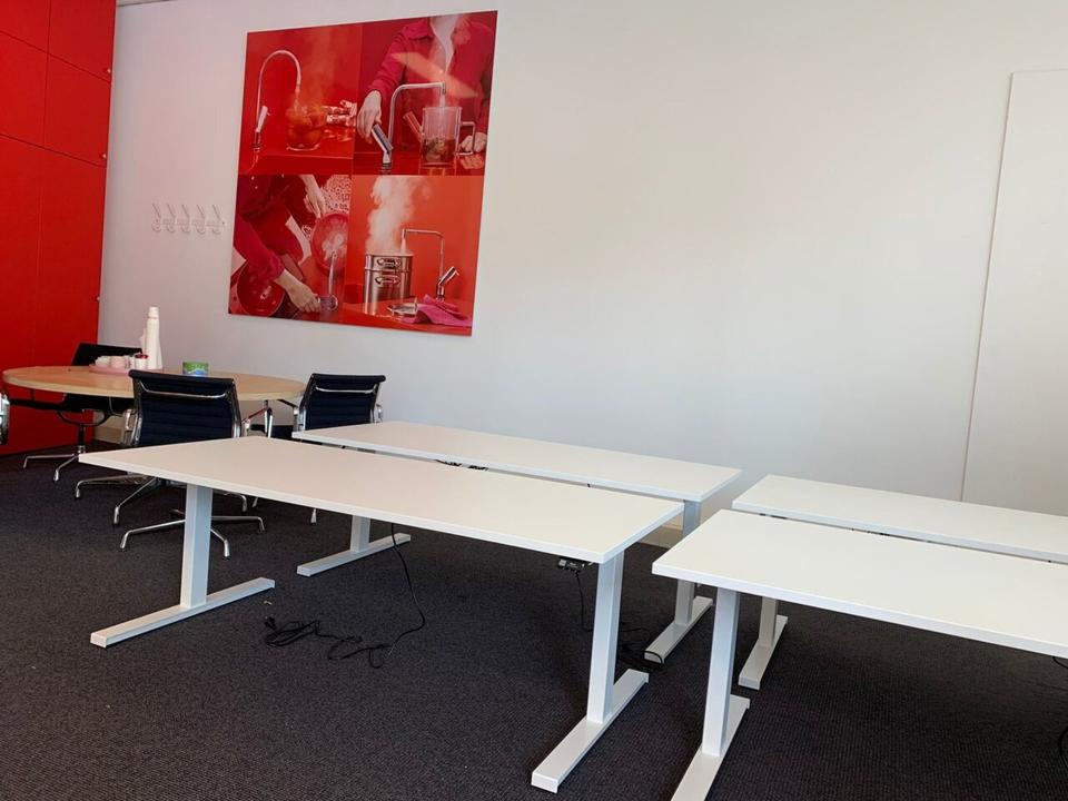 Linak SmartDesk | Höhenverstellbarer Schreibtisch Bis 1.6. 3 St in Nürnberg (Mittelfr)