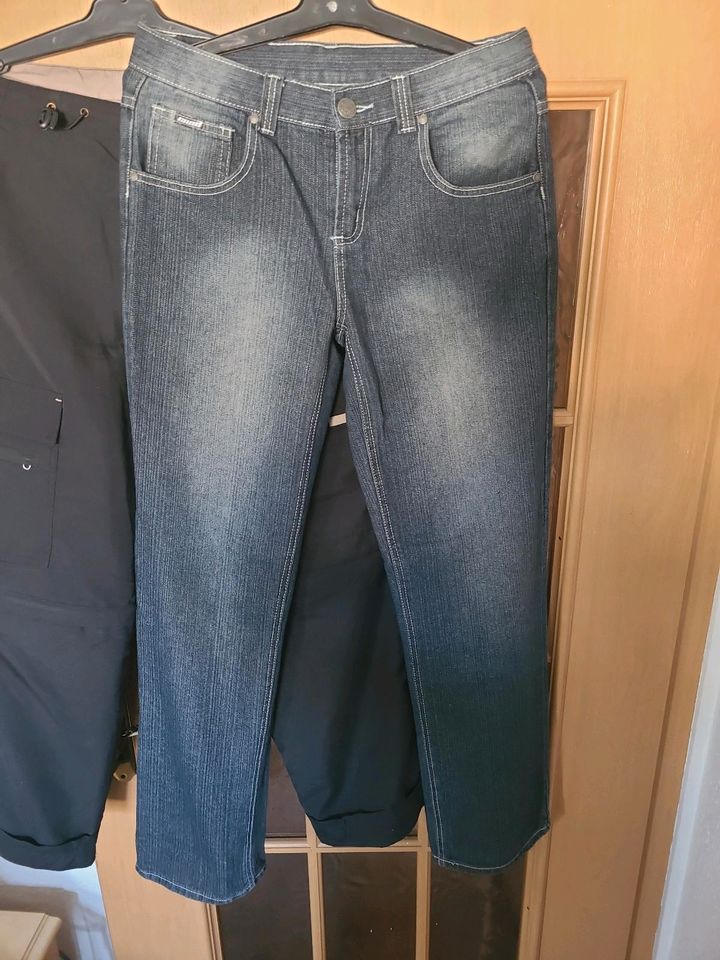 3 Hosen/ Jeans/ Bermuda/Jungen/Gr.170/Paket in Strasburg 