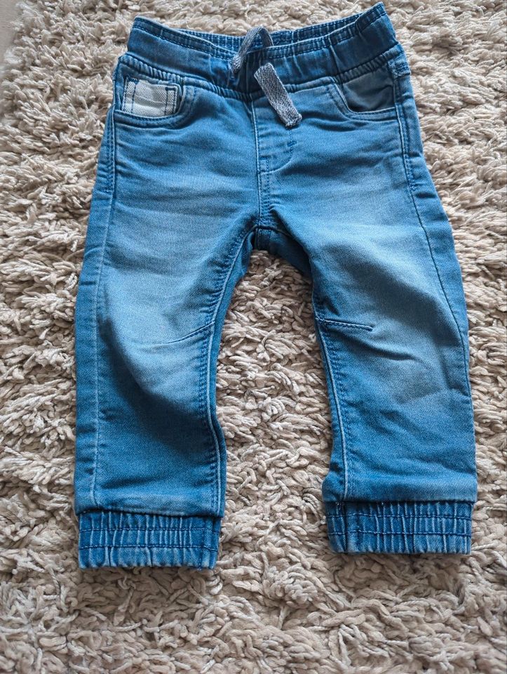 Hosen, Jeans Gr 74 in Markkleeberg