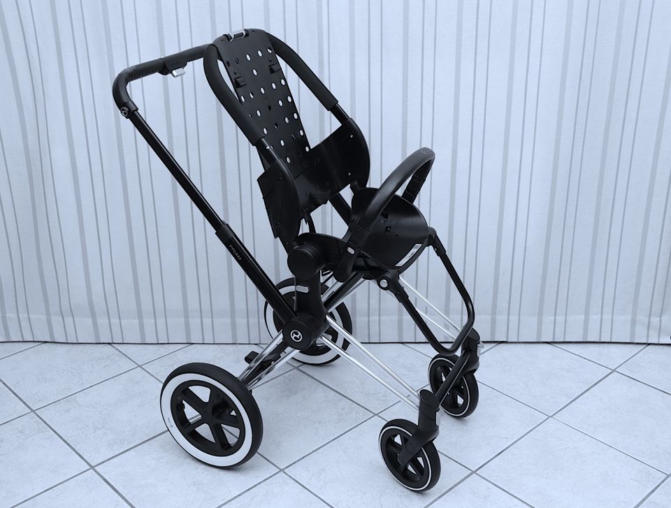 Cybex Priam Kinderwagen / Buggy (black/grey/chrome) in Kiel