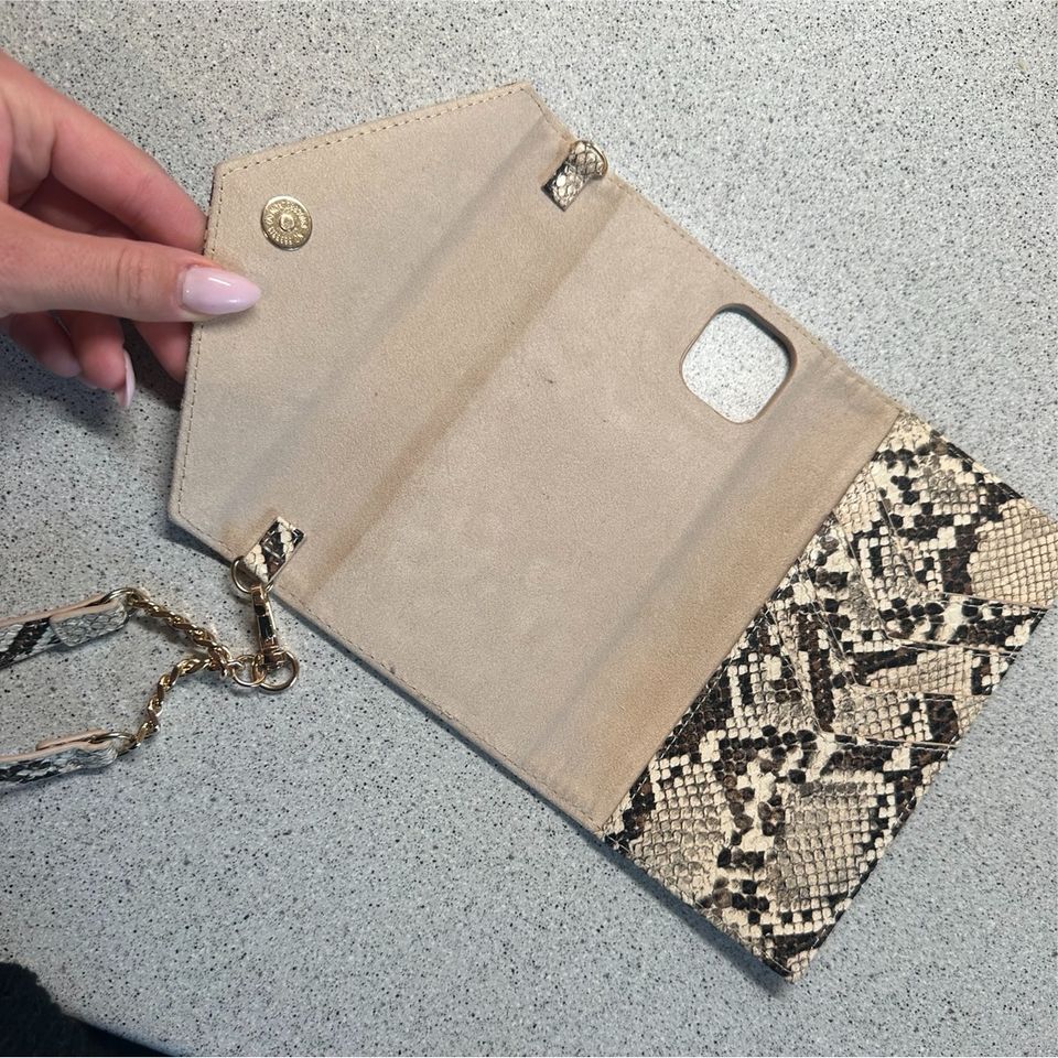 Ideal of Sweden iPhone 12 & 12 pro Sahara Snake Handy Tasche in Marl