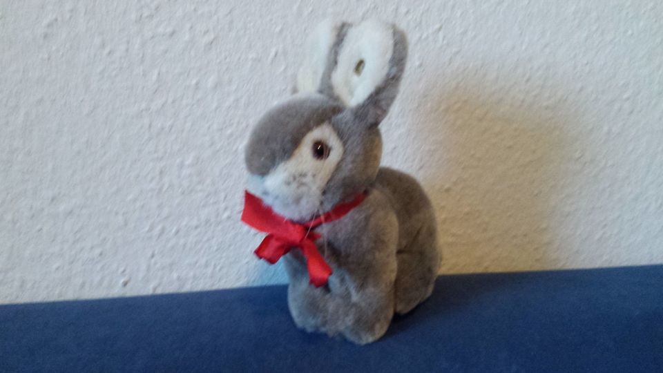 Steiff Dormili Hase 12 cm mit roter Schleife 076565 in Boostedt