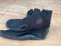 Neu!!! Bade Tauchschuhe Neopren Reißverschluß über Knöchel Gr 40 Hessen - Hammersbach Vorschau