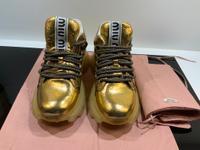 Miu Miu Leder Sneakers in gold Gr. 38 neu München - Au-Haidhausen Vorschau