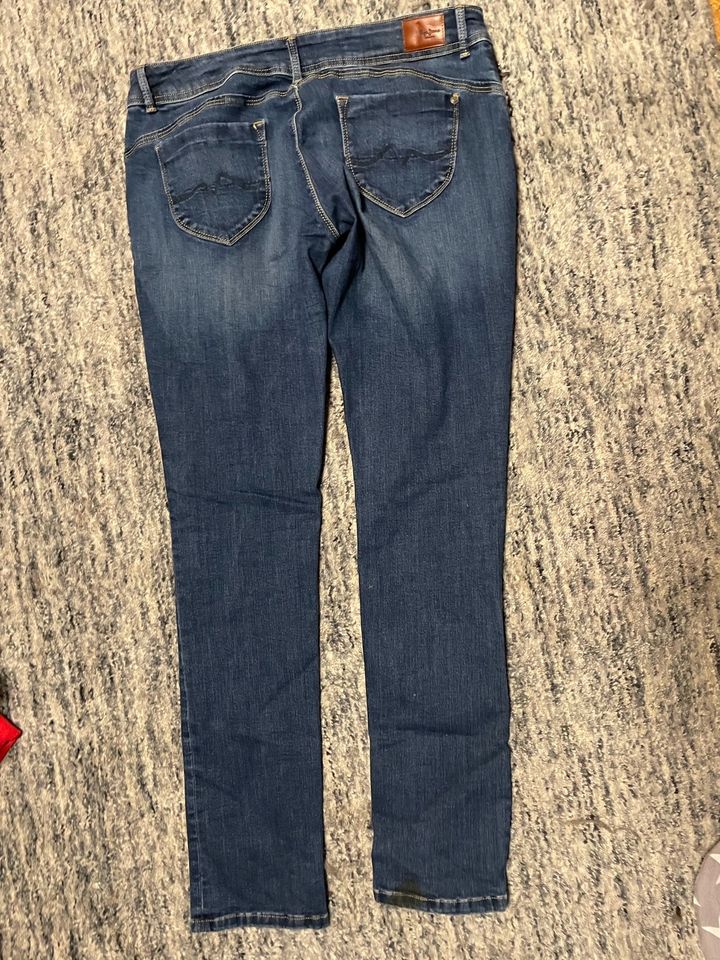 Neuwertige Pepe Damen Jeans W34 L34 in Langenhagen