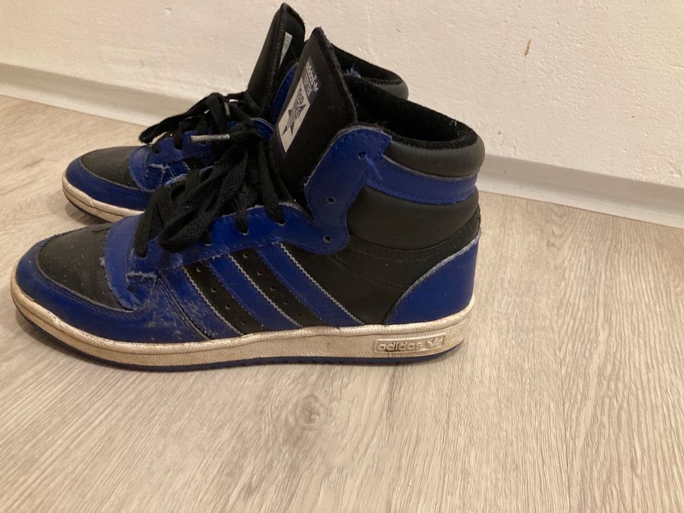 Adidas 40 blau hoch in Essen