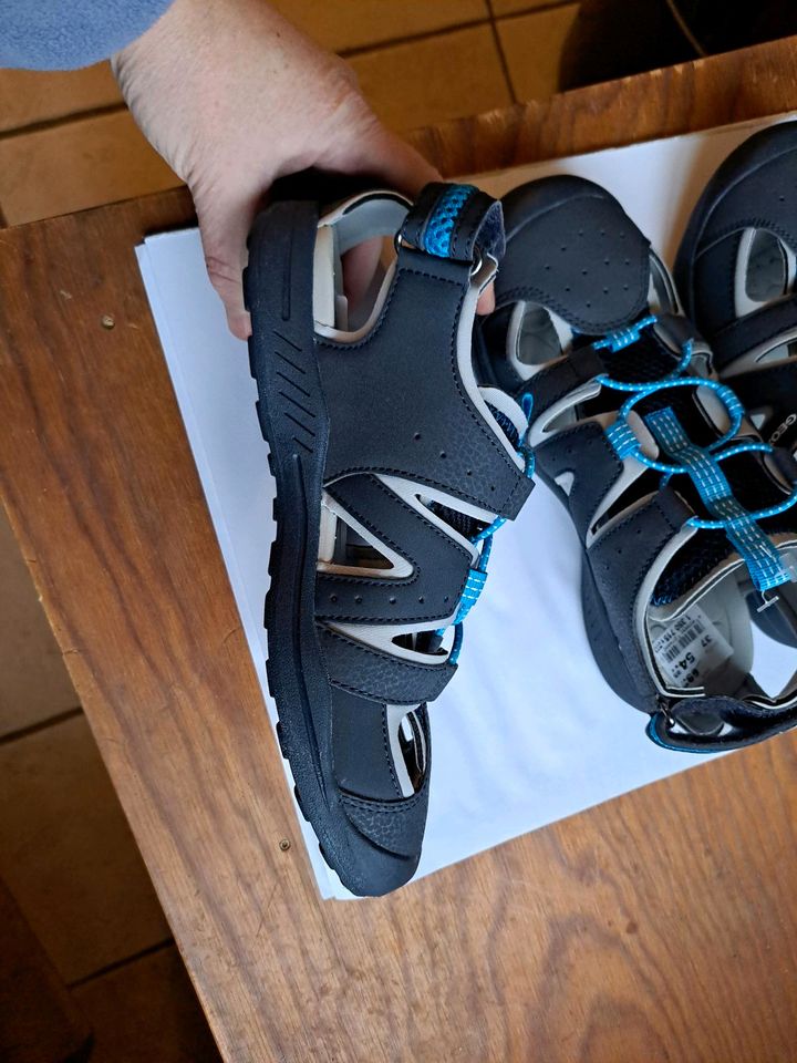 Nagelneu Geox Sandalen 36 im Originalkarton in Longuich