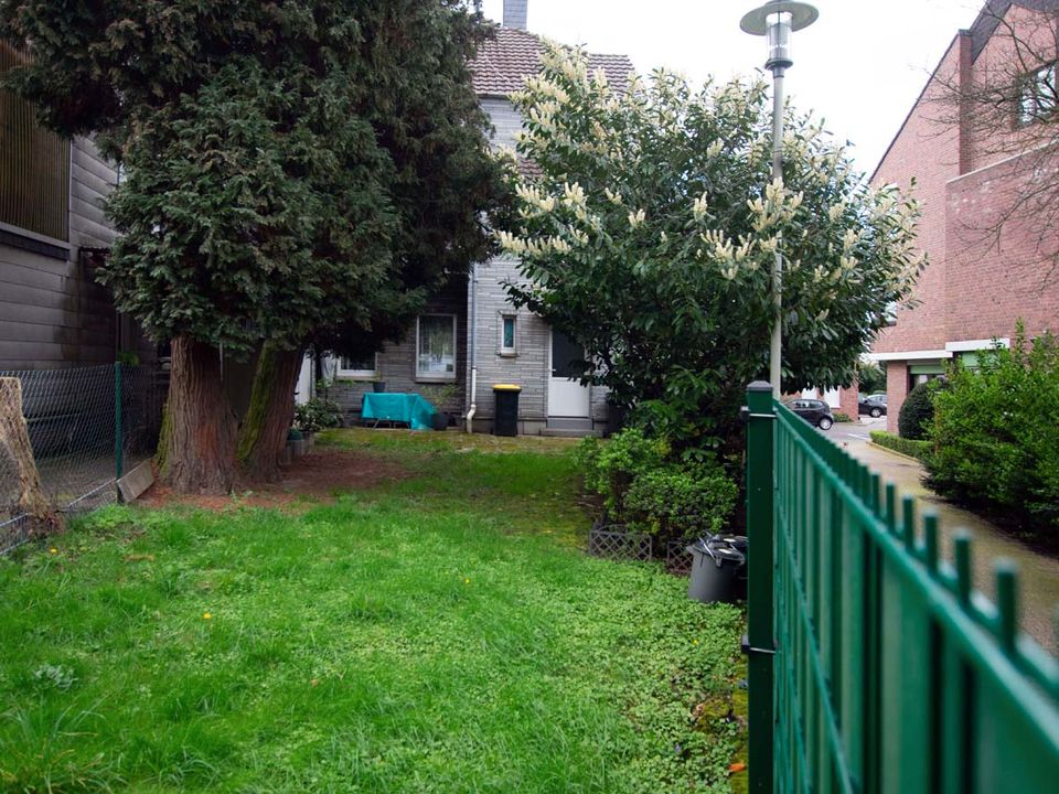 Zweifamilienhaus mit Garten in ruhiger Wohnlage von Waldhausen in Mönchengladbach