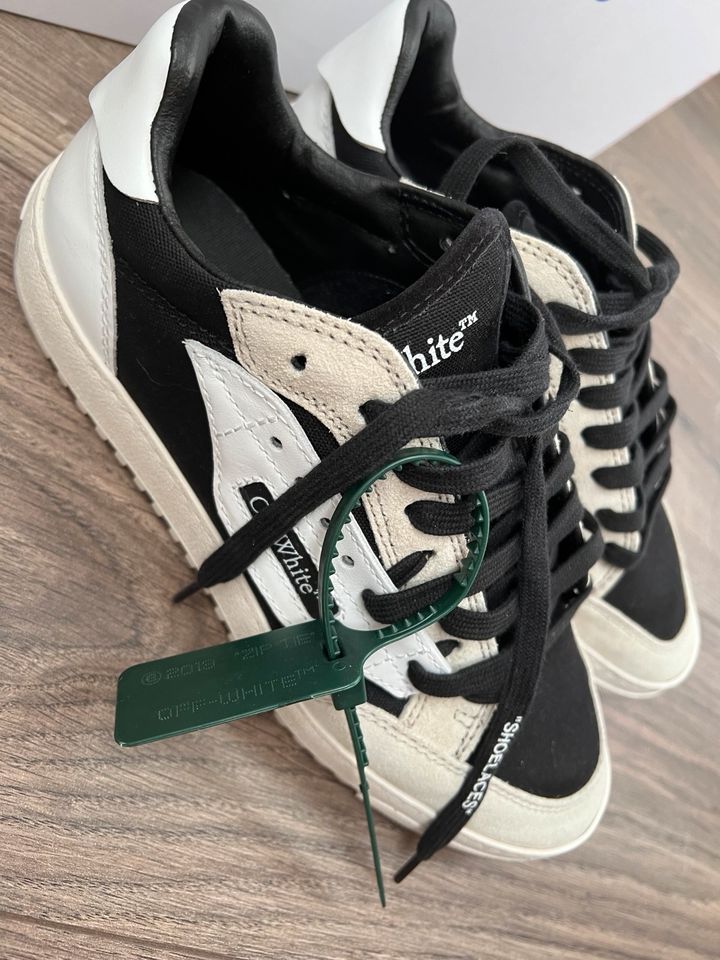 Off-White Sneaker in Zimmern ob Rottweil