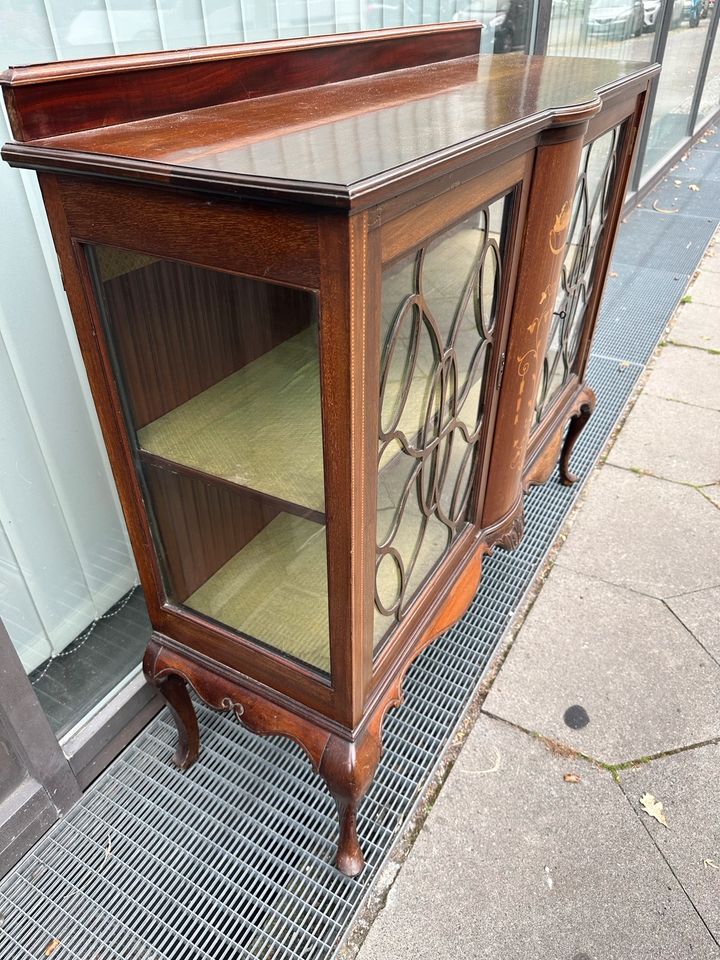 Antike Vitrine aus England um 1910 in Berlin