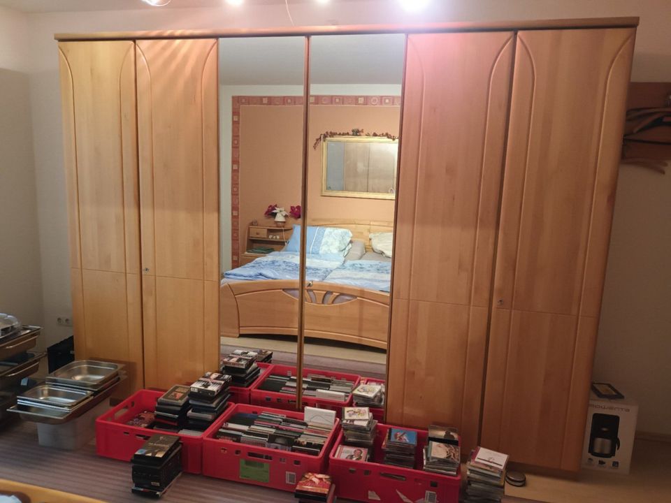 Schlafzimmer-Kleiderschrank in Zscherndorf