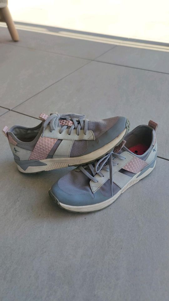 Tamaris Schuhe Sneaker Turnschuhe grau Rose Gr.40 in Freigericht