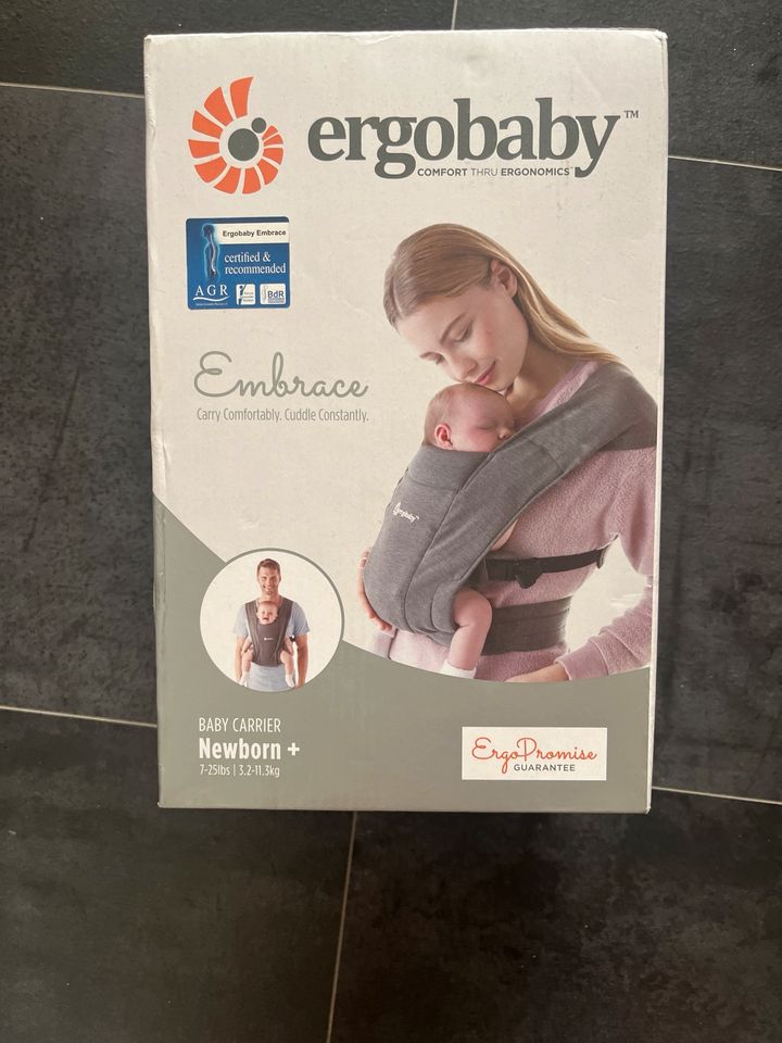 Ergobaby Embrace Newborn Trage mit OVP in Niederahr