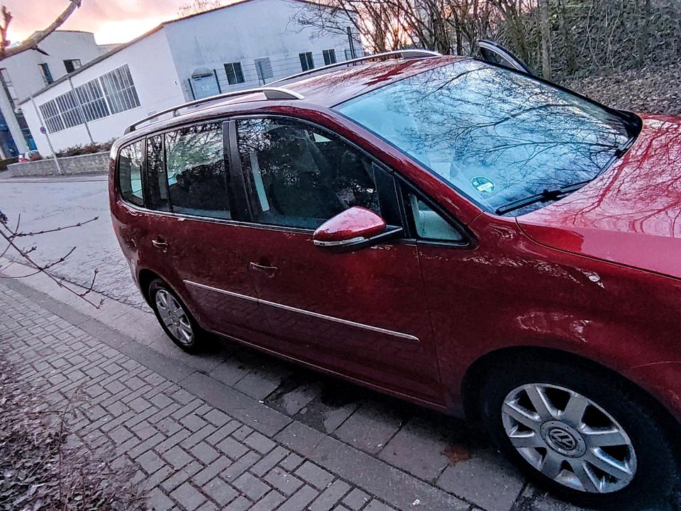 Auto Touran 1.6 Diesel. 7 Sitzer in Neunkirchen