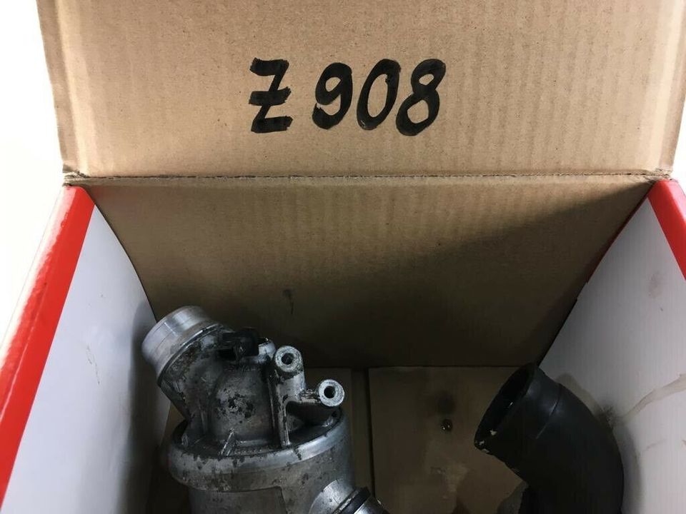 BMW E90 E91 E92 E93 335i Thermostat Gehäuse E82 E88 135i 7536655 in Schönefeld