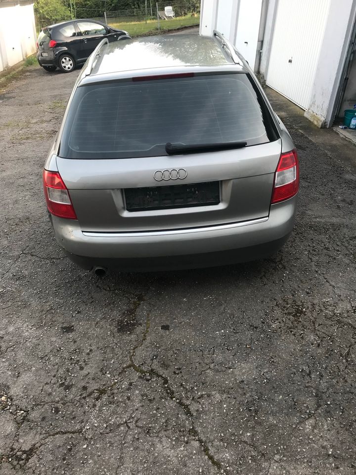 Audi A4 Kombi grau Export oder Teilespender in Remscheid