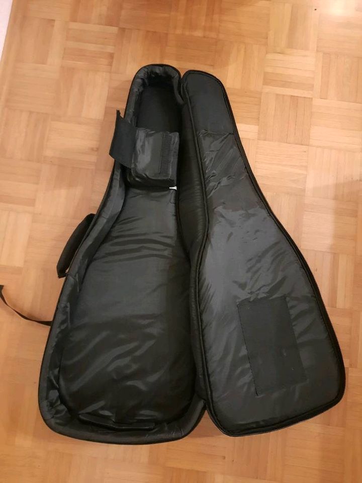 Ortega R131 Klassische Gitarre, viel Zubehör, wie NEU, Anfänger in Augsburg