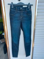 Esprit Skinny Fit enge Jeans Denimhose 26/30 Dunkelblau Baden-Württemberg - Mötzingen Vorschau