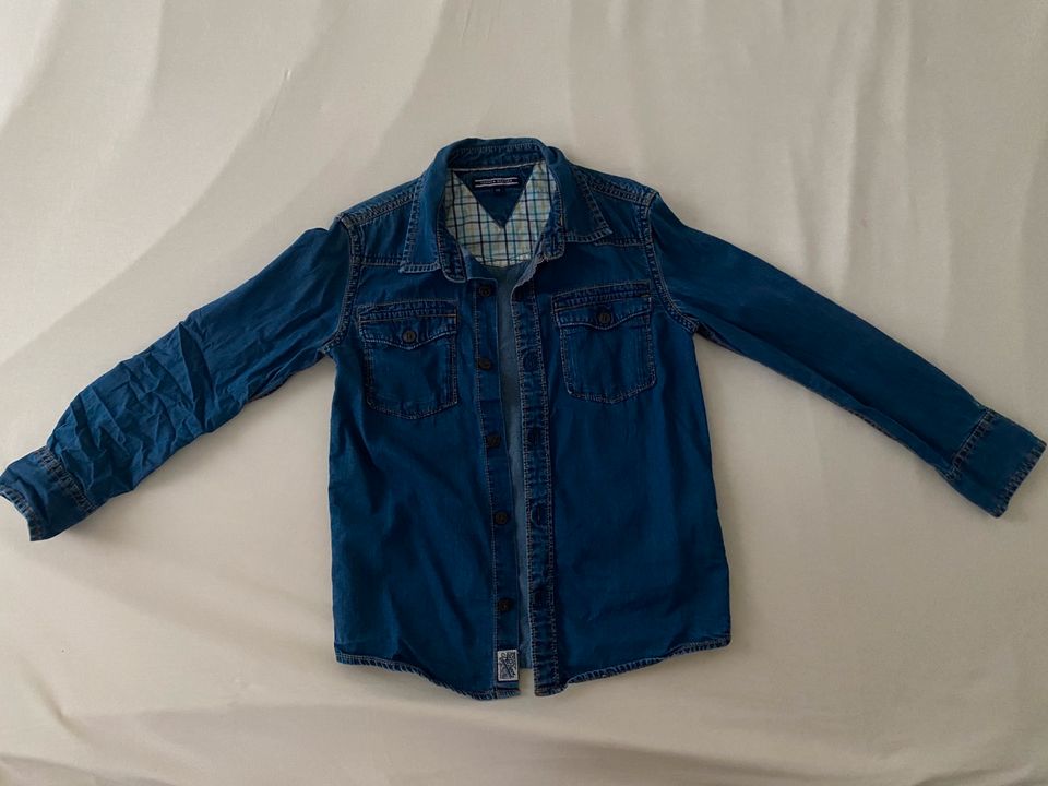 Tommy Hilfiger Junge Jeanshemd Gr.128 in Düsseldorf