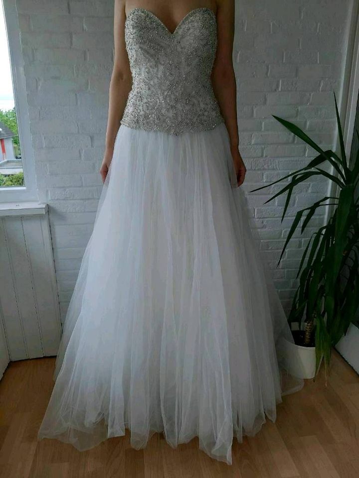 Brautkleid 36/38 in Leverkusen