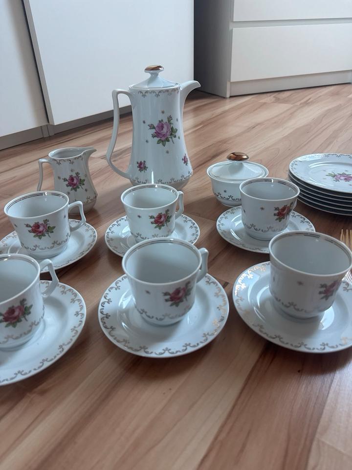 Kaffeeservice Jlmenau Graf von Henneberg 1777 DDR Porzellan in Büchen