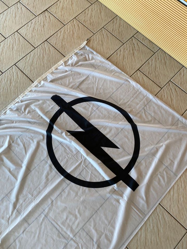 Original Opel Fahne Flagge 120x270 cm Zustand 3/5 in Weißenhorn