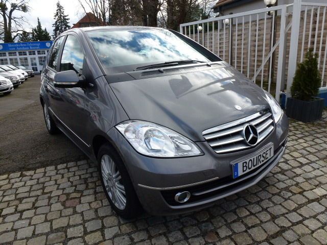 Mercedes-Benz A 150 ELEGANCE Autom-Klima-erst 62.000 KM el. Pa in Berlin