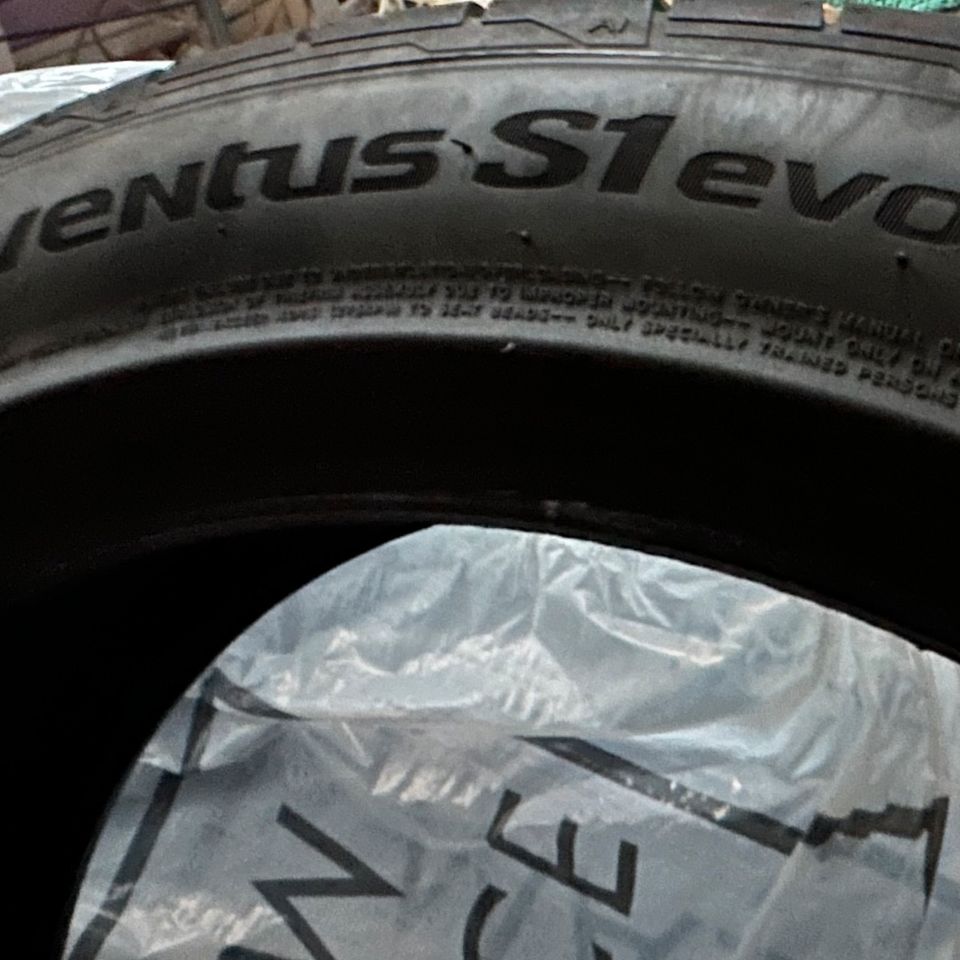 1 Stück Hankook Ventus S1 evo 3 255/45 R20 ev (Enyaq) in Dresden