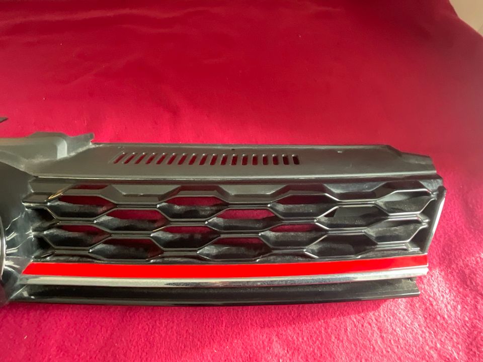 VW GOLF 7 GTi Facelift Voll LED 5G1941036 / 035 Grill UNNA in Unna