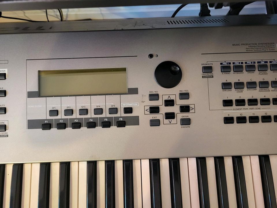 Yamaha Motif 7 Keyboard in Langen (Hessen)