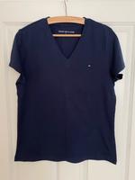 Tommy Hilfiger T-shirt V-Neck Gr.L navyblau neu ungetragen Niedersachsen - Oldenburg Vorschau