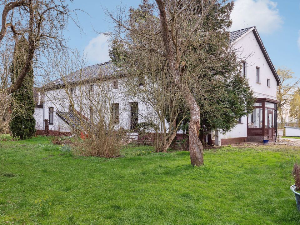 Charmantes Gutshaus in Alleinlage mit guter Anbindung am Ortsrand von Papendorf in Papendorf (Rostock)