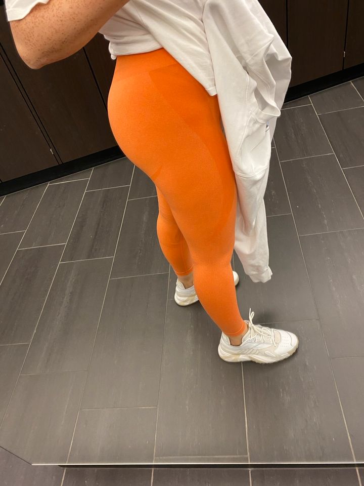 NVGTN sunset orange seamless leggings size M in Berlin