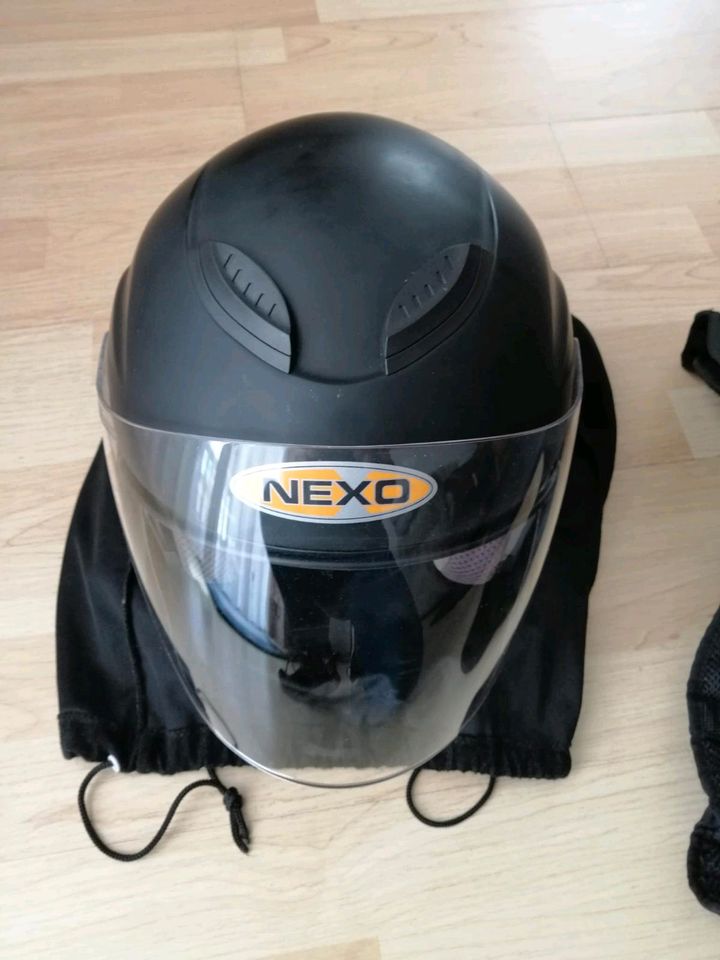 Nexo Motorradhelm mit Nierengurt in Rimpar