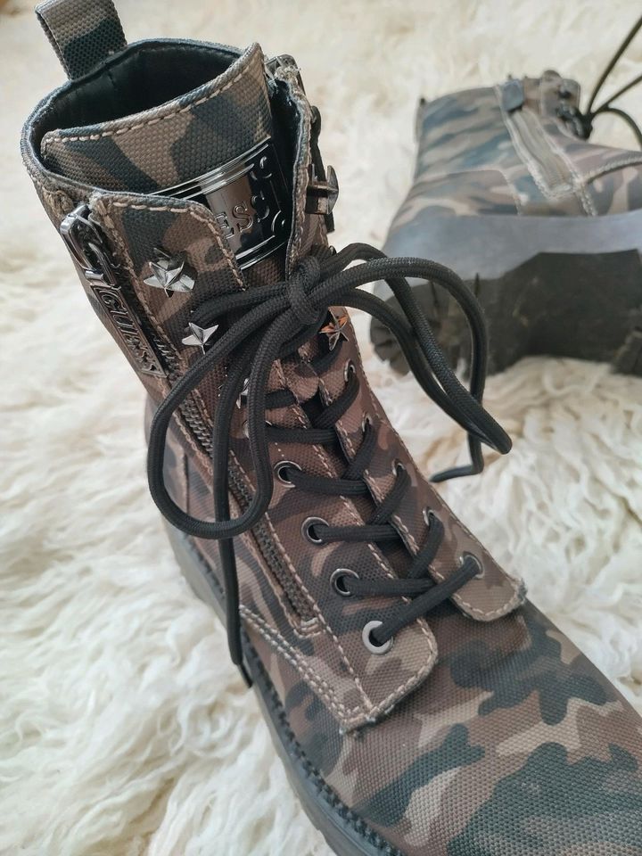 Original Guess Boots Camouflage in Barsinghausen