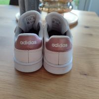 Adidas Kinderschuhe gr.32 Niedersachsen - Damme Vorschau