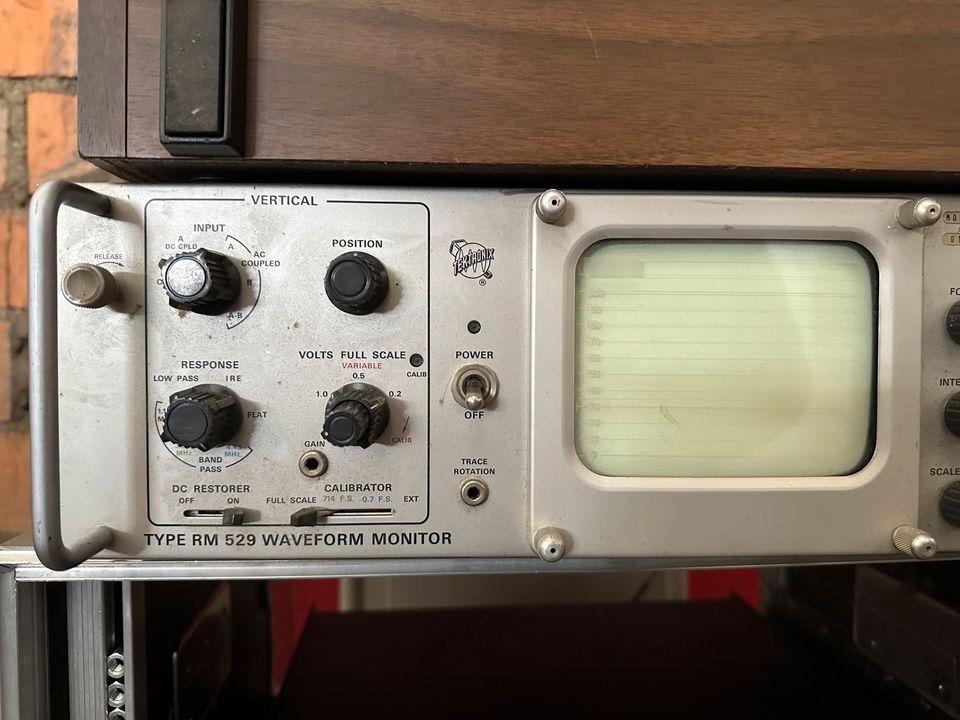 TYPE RM 529 WAVEFORM MONITOR, Connected for 115 V Operating Range in Frankfurt am Main