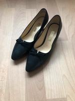 Gabor Absatzschuhe/Pumps schwarz mit Schleife Leder 38 Nordrhein-Westfalen - Herford Vorschau