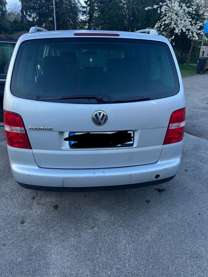 Volkswagen ( VW) Touran 2.0 in Lübeck