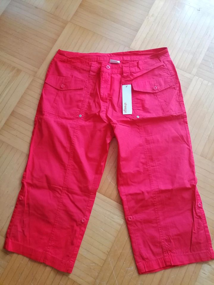 7/8 Hose (rot) - Gr. 46 in Burg Stargard