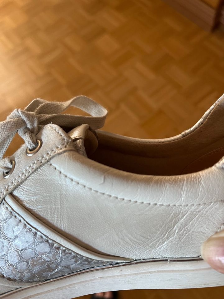 Schuhe Sneaker Caprice, Leder weiß-silber, Größe 38,5 in Hosenfeld