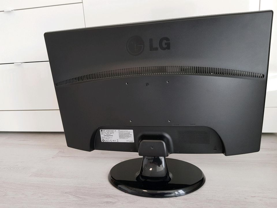 LG Flatron TFT 23 " Monitor W2343 T-PF in Lüdenscheid