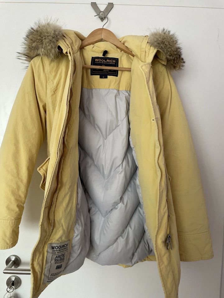 Woolrich Jacke Gr. M gelb in Ingolstadt