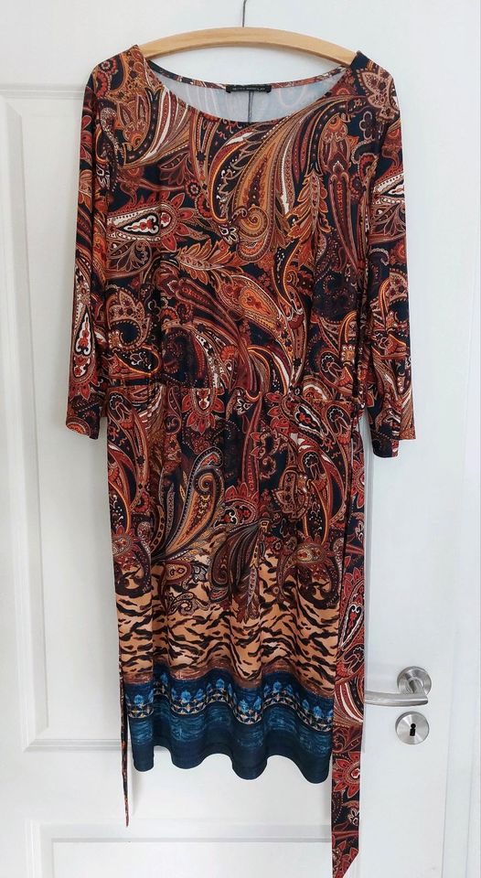 Gr. 48 edles Kleid gemustert Paisley Betty Barclay NEU in Bonn