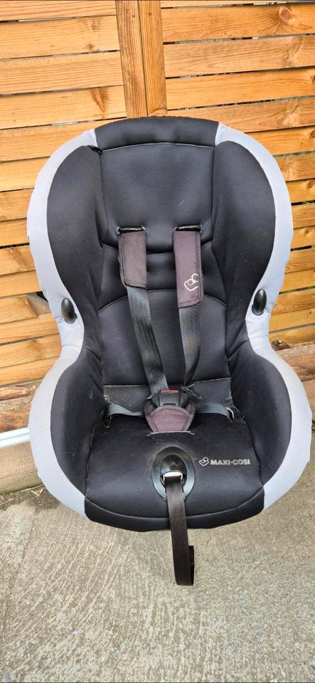 Maxi Cosi Kindersitz ab 9 kg in Emerkingen