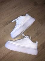 Nike Sneaker Court Vision Alta – Größe 36,5 – Top Zustand Nordrhein-Westfalen - Meinerzhagen Vorschau