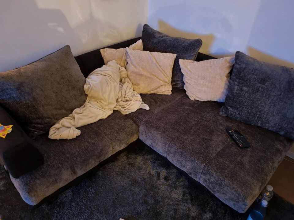 Mömax Couch Sofa Eckcouch wie neu in Frankfurt am Main