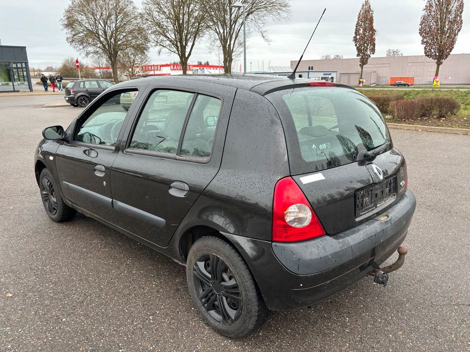 Renault Clio Campus 1.2 Liter 75 PS 5 Türer Klima Ez 2006 in Donaueschingen