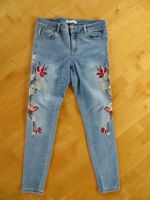 Jeans mit Blumen Gr. 38 von VIVA couture New Yorker Bayern - Hollfeld Vorschau